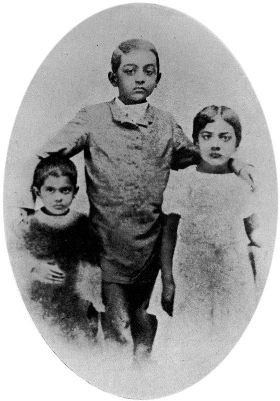 Toru Dutt, her brother Abju, and her sister Aru