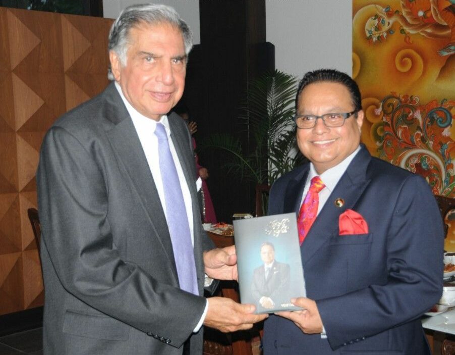 Vijay Darda with Ratan Tata (left)