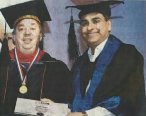 Vijay Kedia while receiving an excellence degree from Confederation of International Accreditation Commission (CIAC)