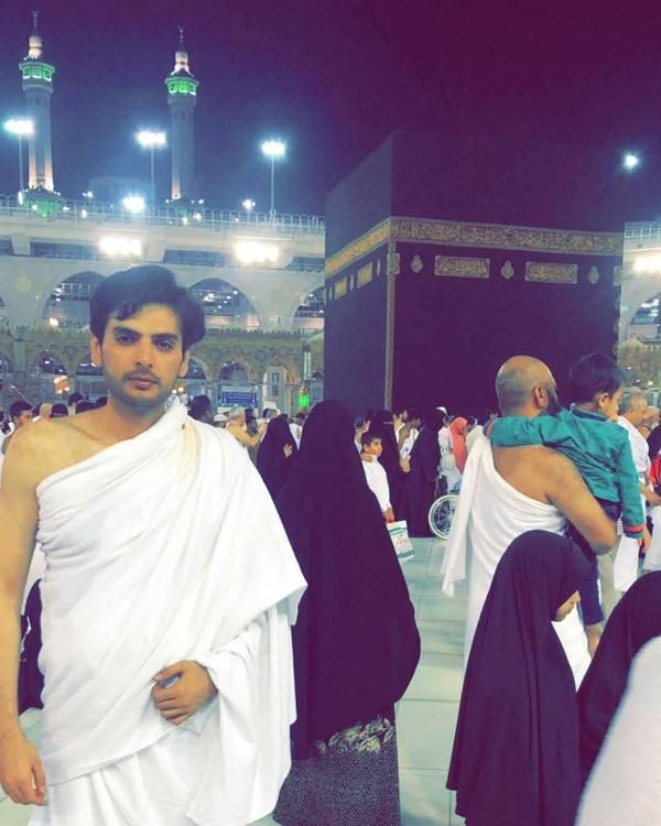 Yasir Shoro at Mecca