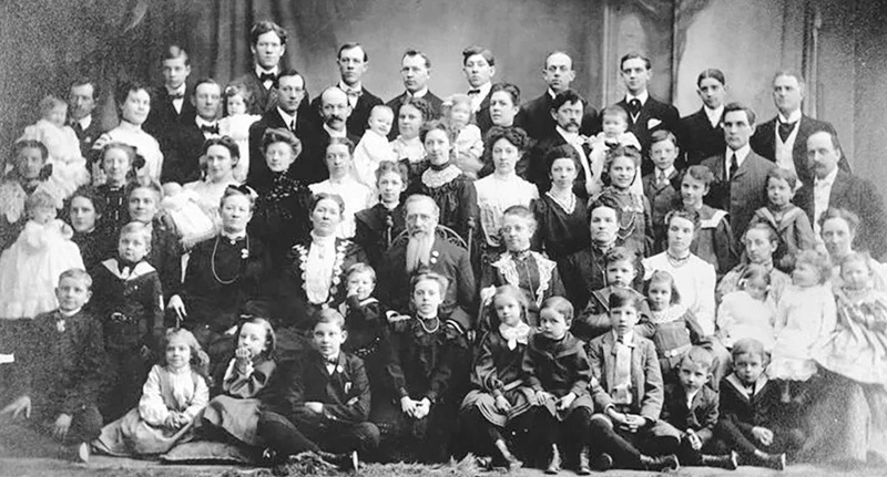 A featuring Feodor Vassilyev and Valentina Vassilyev with their children