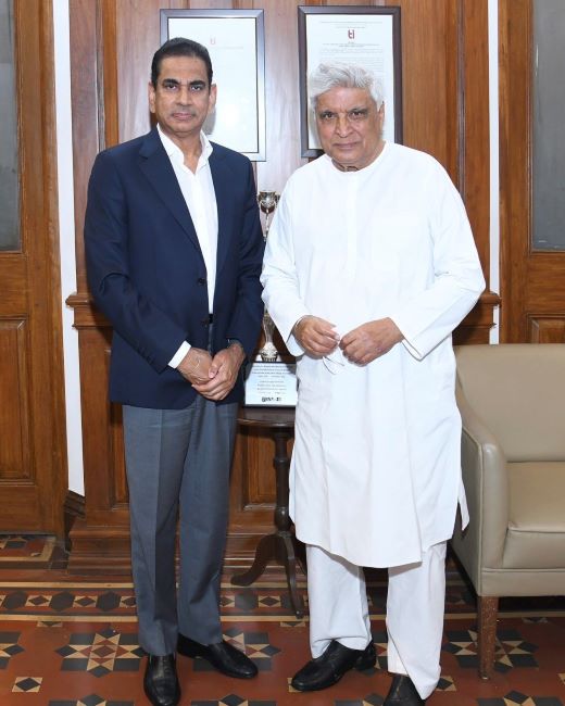 A photo of Iqbal SIngh Chahal with Javed Akhtar