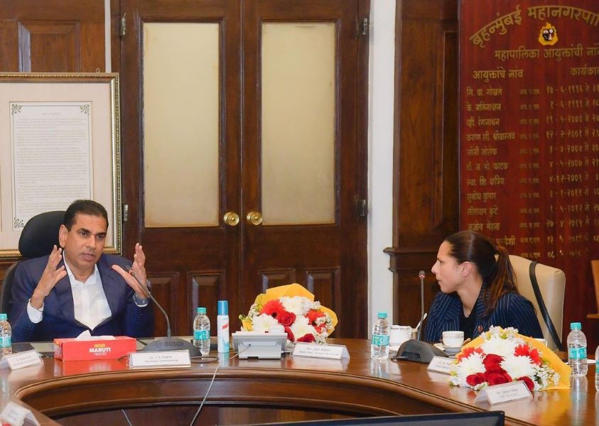 A photo of Iqbal Singh taken while he was in a meeting with a foreign delegate as BMC Commissioner