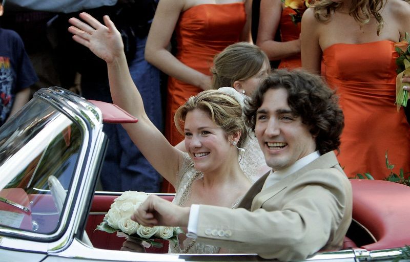 A wedding day image of Sophie Grégoire and Justin Trudeau