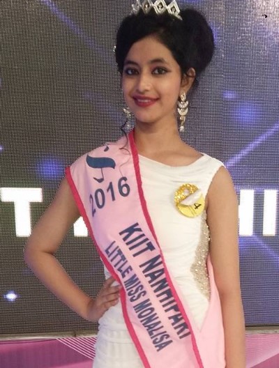 Alisha Parveen after winning the Little Miss Monalisa title during the Little Miss India pageant held in Odisha in 2016