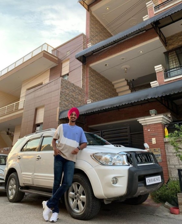 Arshdeep Singh with his car Toyota Fortuner
