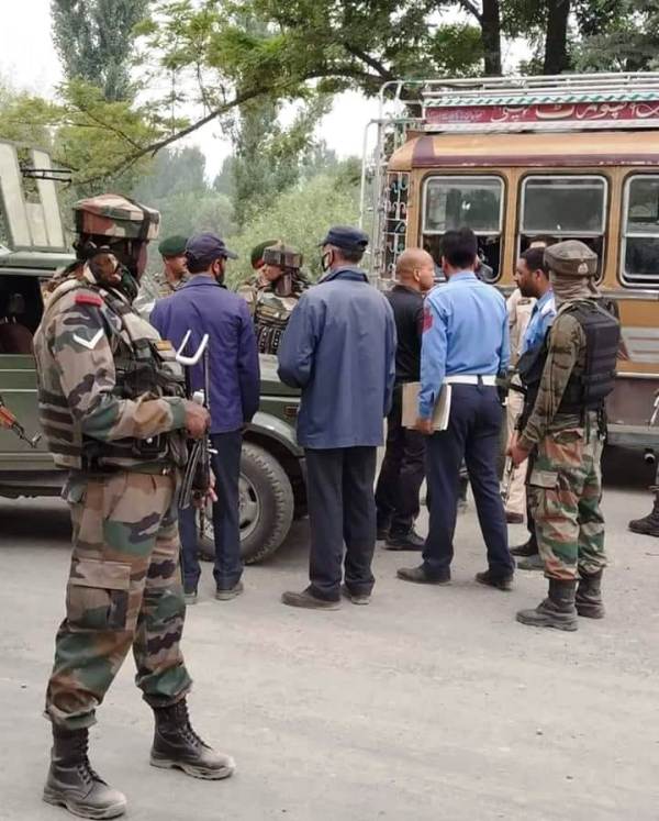 Basant Rath issuing a traffic challan to an Indian Army vehicle