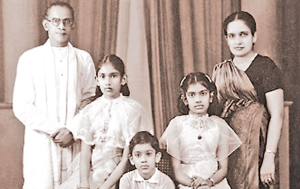 Chandrika Kumaratunga with her father Solomon, mother Sirima, and siblings Sunethra and Anura.