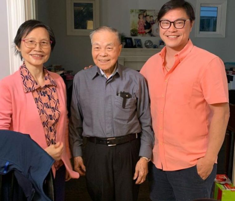 Dr Jason Fung with his parents