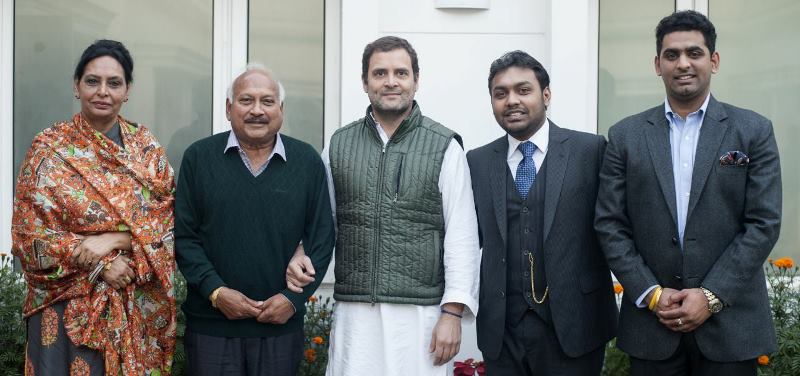 From Left to right, Harpreet Mohindra, Brahm Mohindra, Rahul Gandhi, Baksh Mohindra, and Mohit Mohindra