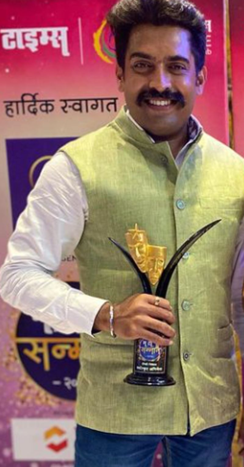 Harish Dudhade with the M. Ta honors award