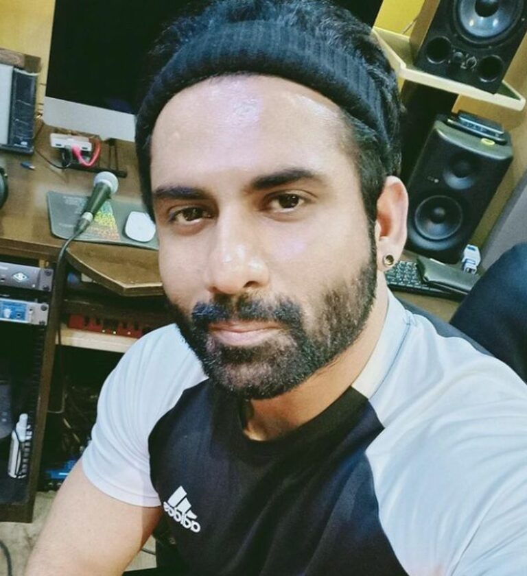 Harshit Saxena Wiki, Age, Height, Wife, Family, Biography & More WikiBio