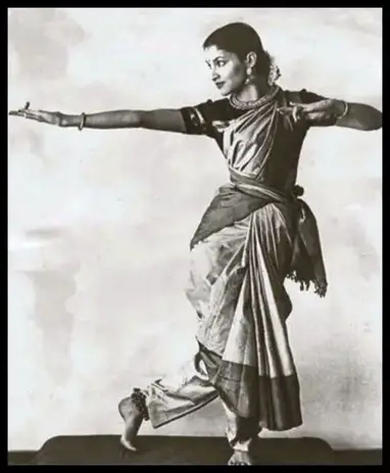 Indrani Rahman performing dance