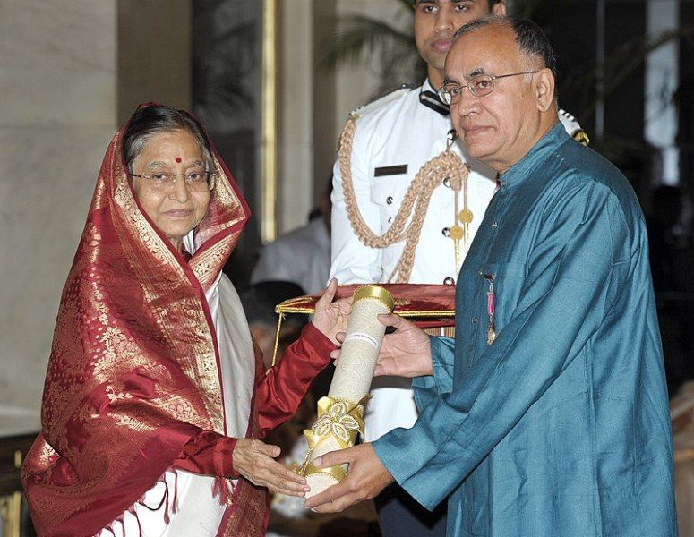 Irwin Allan Sealy receiving Padma Shri Award