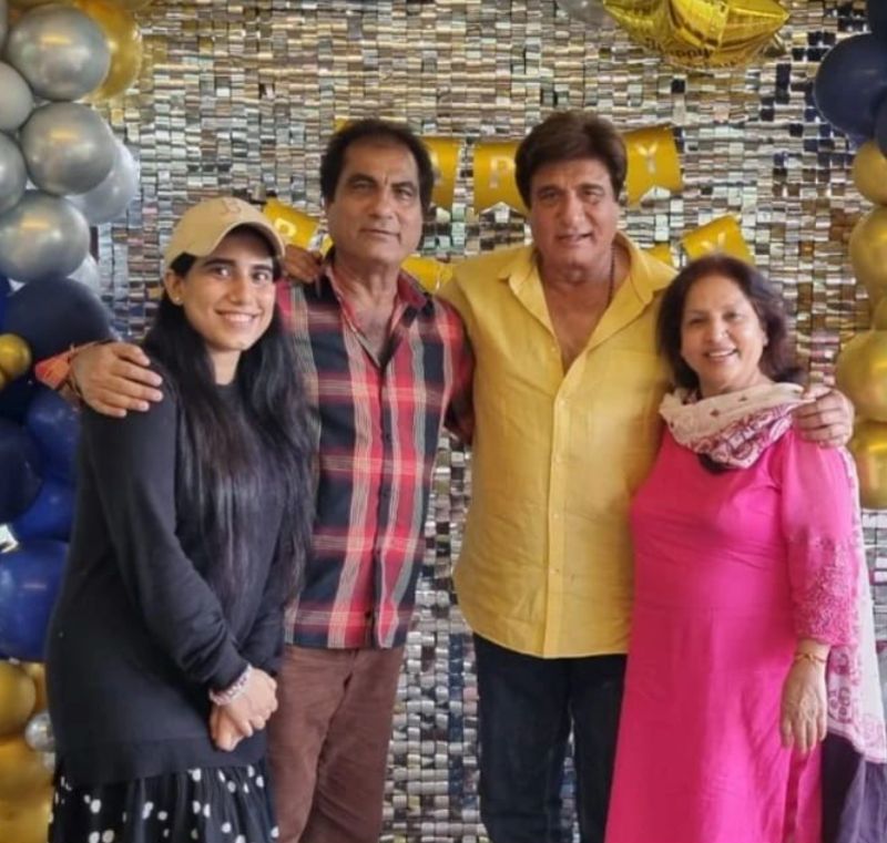 Jasjeet Babbar (right) with Raj Babbar and her husband Kishan Babbar and daughter