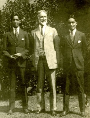 Jiddu Krishnamurti (left) posing with A. P. Warrington (middle), and Jiddu Nityananda (right)