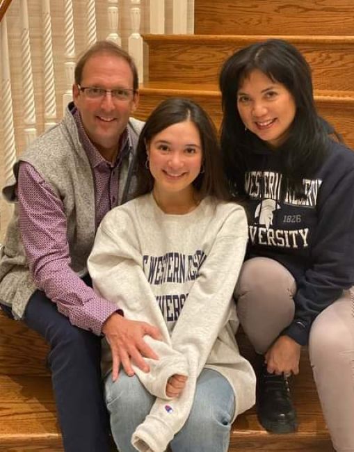 Jonathan Sheindlin with his wife Susanne Vasquez and daughter Mia