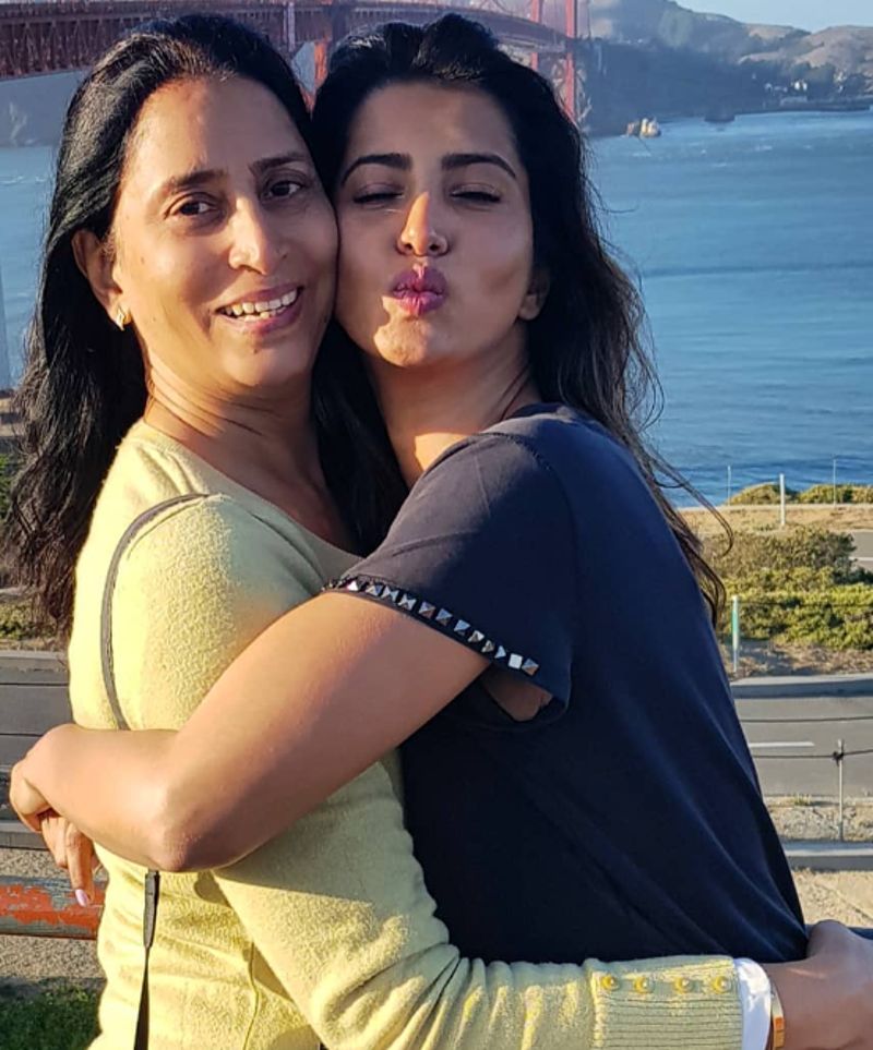 Manasvi with her mother