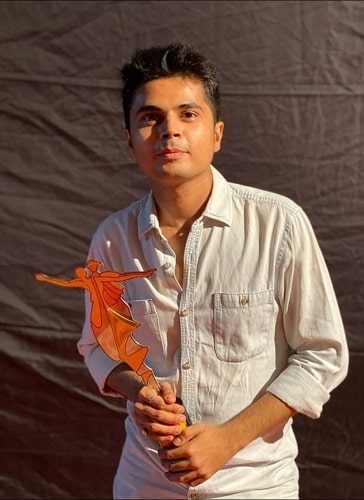 Manav Soneji with his award