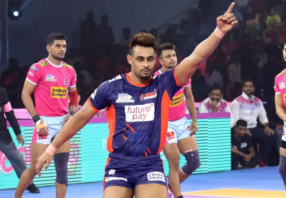 Maninder playing for Bengal Warriors