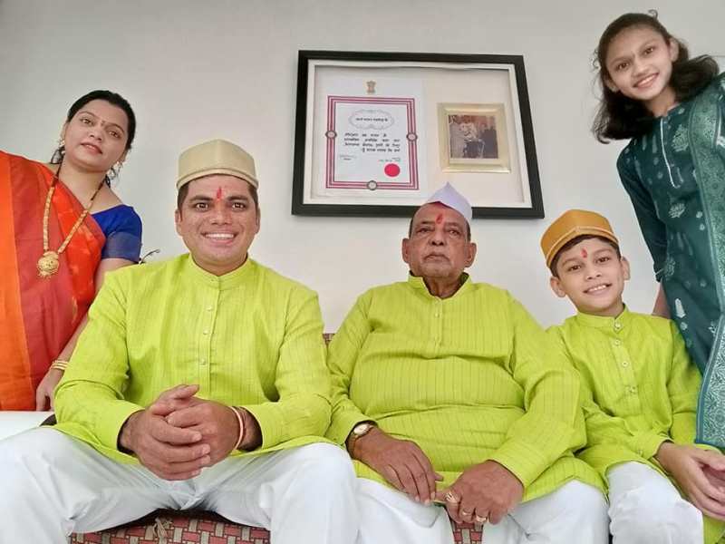 Murlikant Petkar with his family