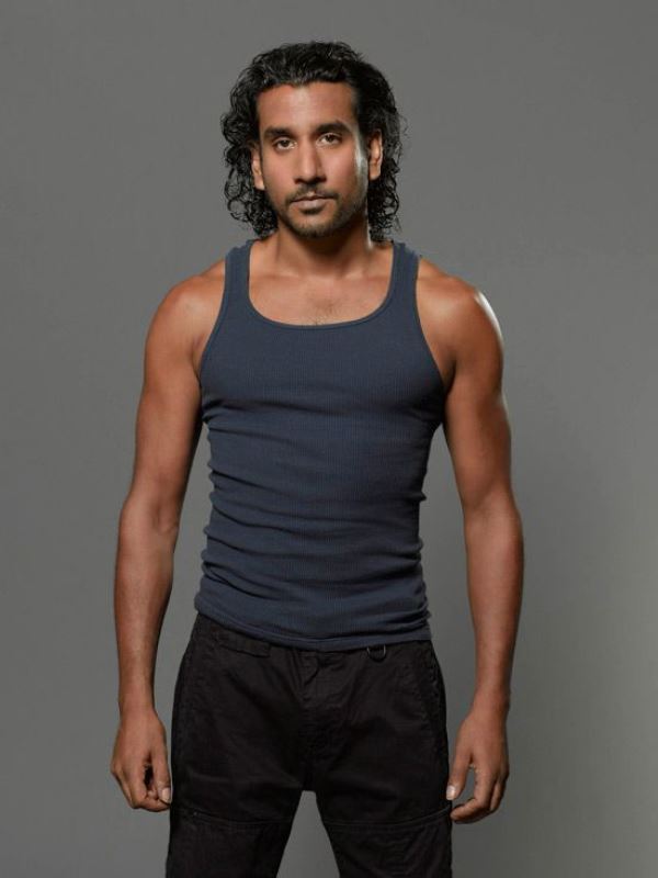 Naveen Andrews physical appearence