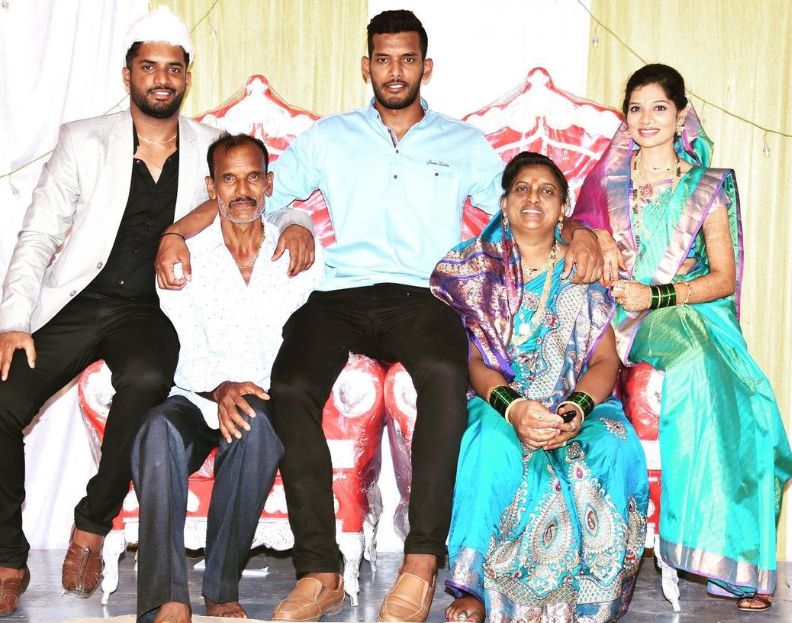 Siddharth Desai with his whole family