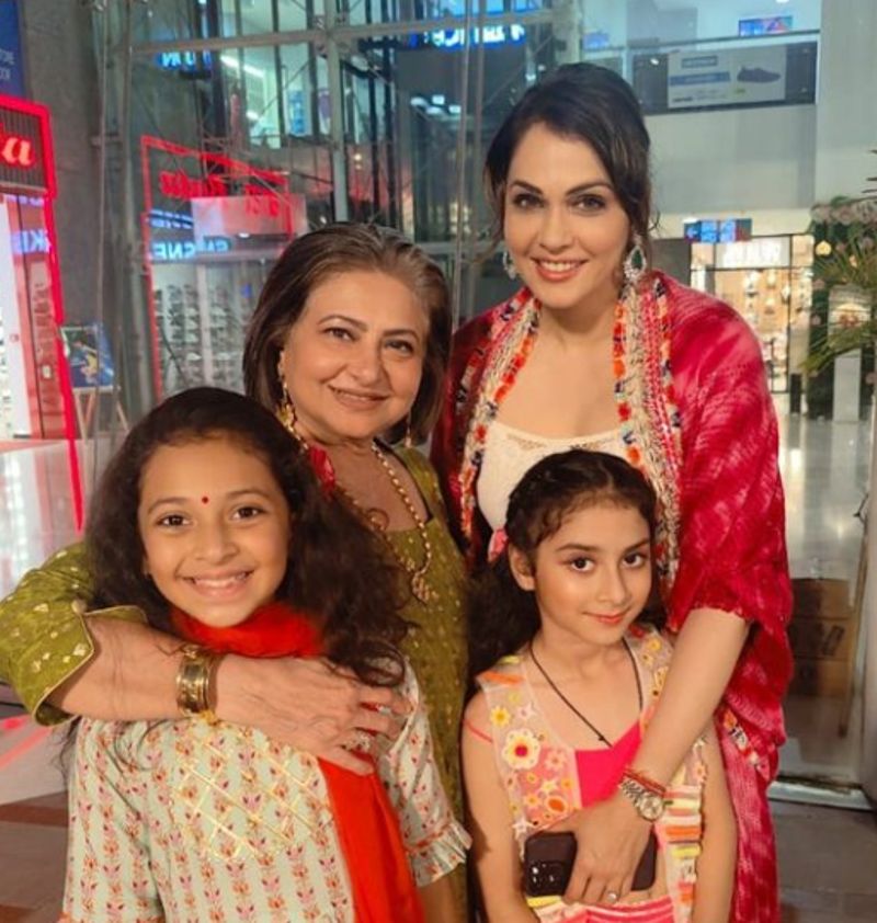 Smita Jayakar with her daughter and granddaughters