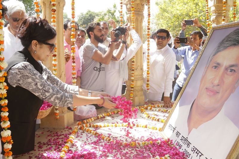Kiran Choudhry paying tribute to her late husband at Surender Choudhry Memorial Club