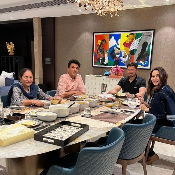 Vikas Khanna with Madhuri Dixit (extreme right) at Vikas' house in Mumbai