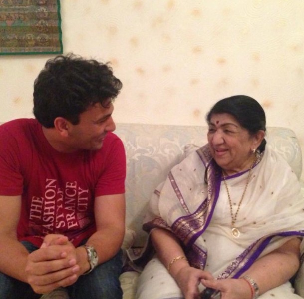 Vikas Khanna with legendary singer Lata Mangeshkar