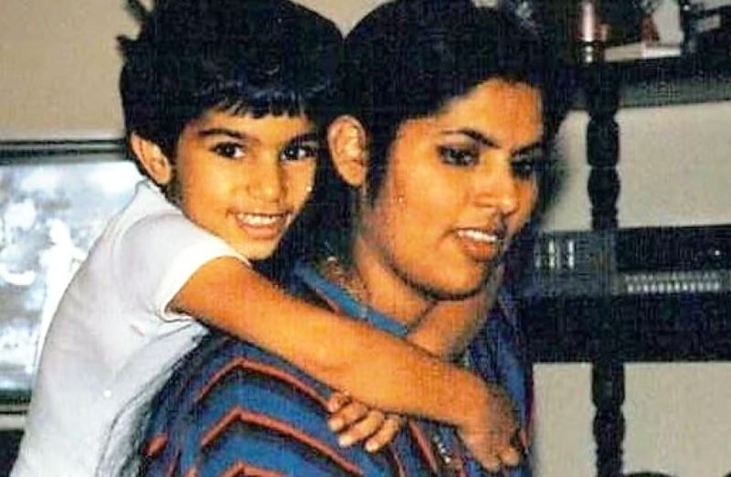 A childhood picture of Jagmeet Singh with his mother