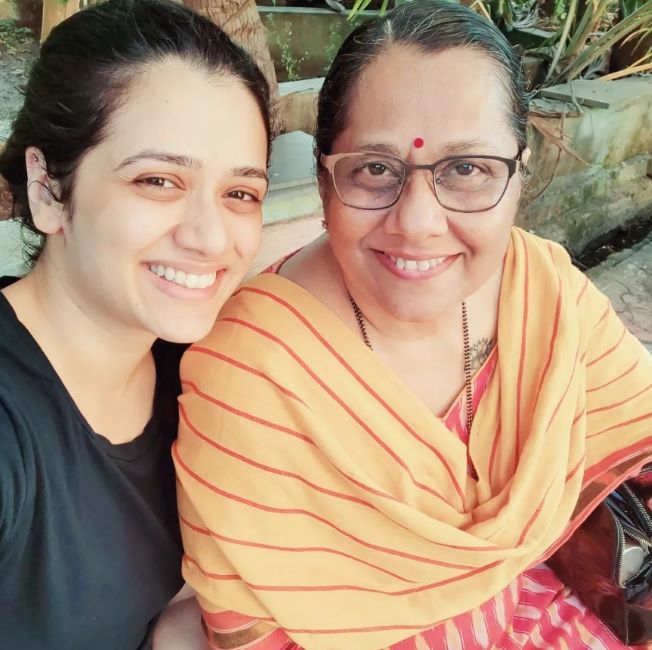 A photo of Girija with her mother