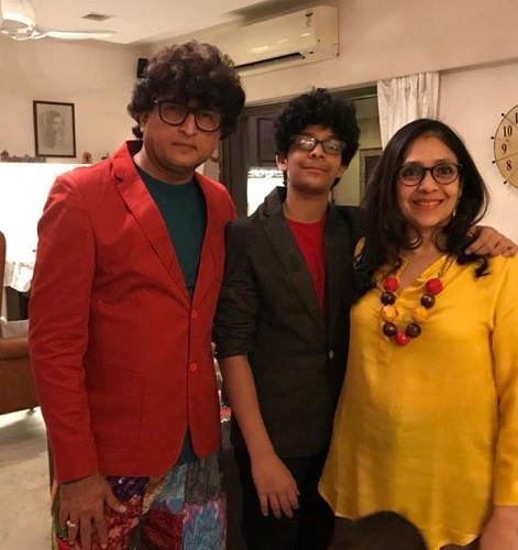 Aatish Kapadia with his wife and son