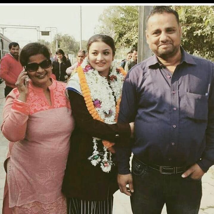 Ananya Smarth with her parents