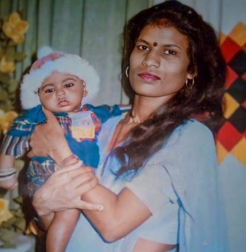 Ankit Motghare's childhood picture with his mother