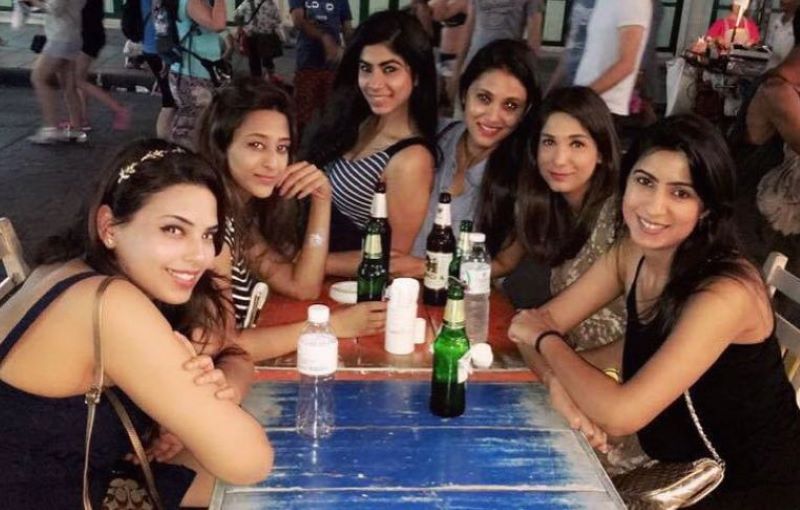 Ariah Agarwal spotted consuming alcohol with her friends