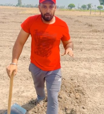 Bhaana Sidhu while farming on his fields