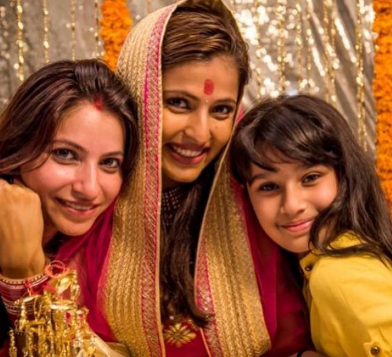 Chhaya Tandon (middle) with her sisters