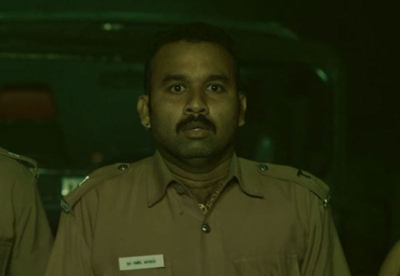 Cool Suresh in a still from the film 'Padithavudan Kilithu Vidavum' (2018)