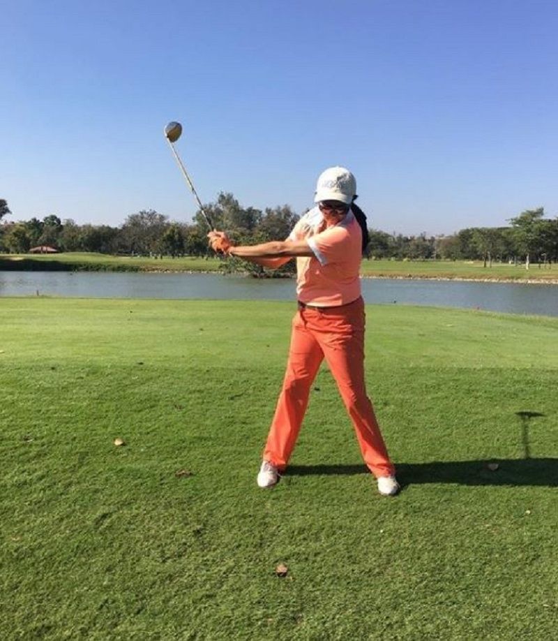 Geetanjali Kirloskar playing golf