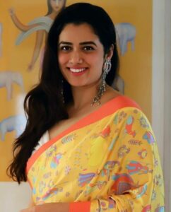 Girija Oak Wiki, Age, Husband, Family, Biography & More - WikiBio