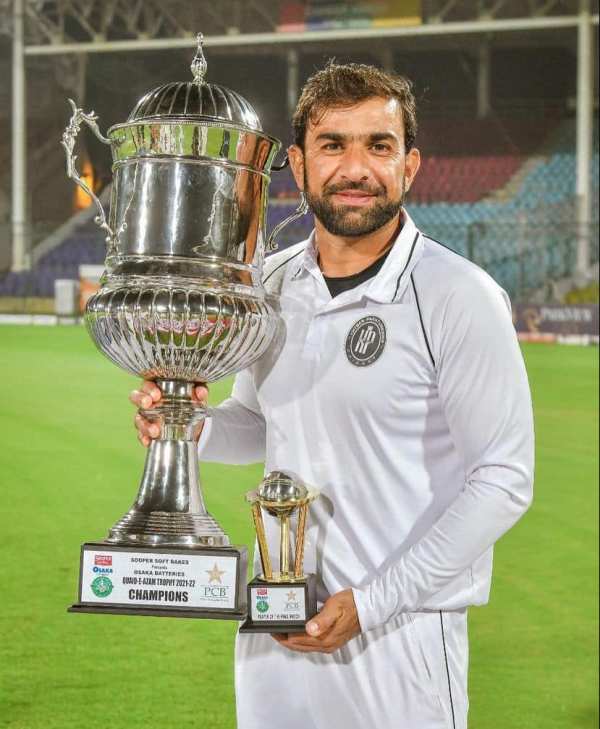 Iftikhar Ahmed with the 2021-2022 Quaid-e-Azam Trophy