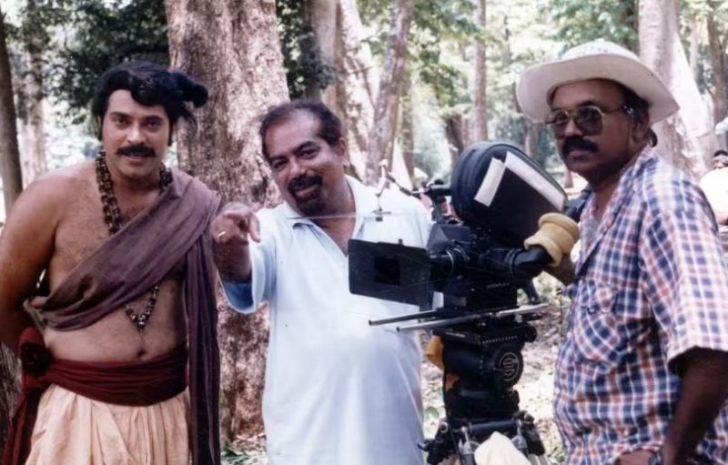 K. G. George (centre) during the shooting of the film 'Elavamkodu Desam'
