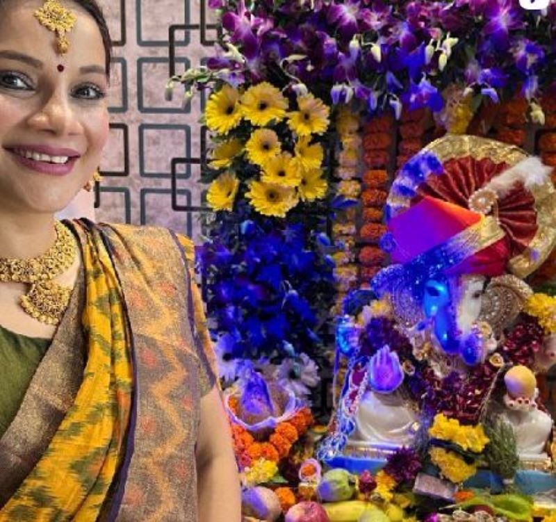 Kanika Maheshwari with Lord Ganesha's idol