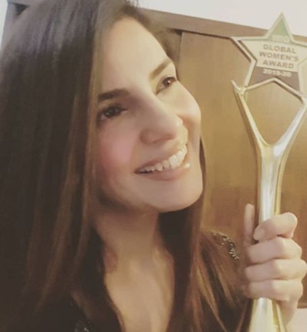 Kiran Khan with her award