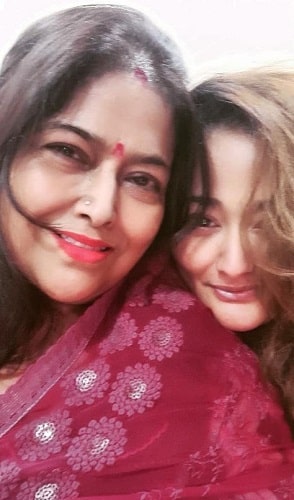 Kiran Rathod and her mother