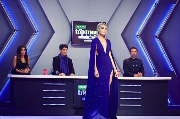 Lisa Haydon (in the blue dress) on the shoot of 'Top Model India' in 2018
