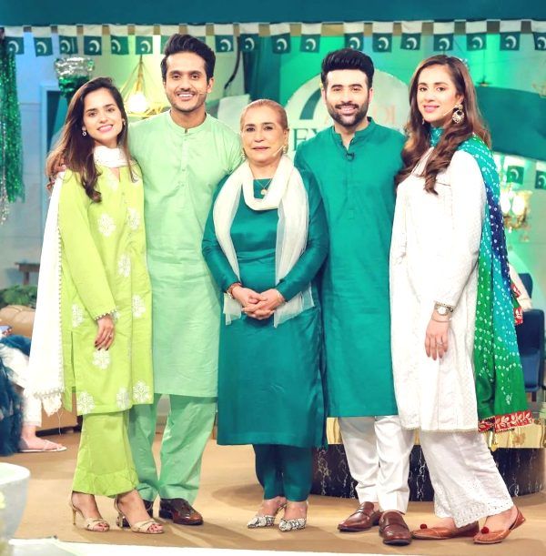 Maham Aamir with Rabya, Rehan, and Parveen Akbar