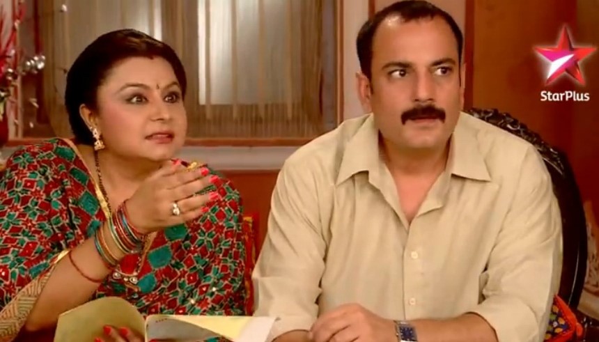 Mohit Chauhan (Right) in a still from the serial 'EK Hazaaro Mein Meri Behna Hai' (2011)